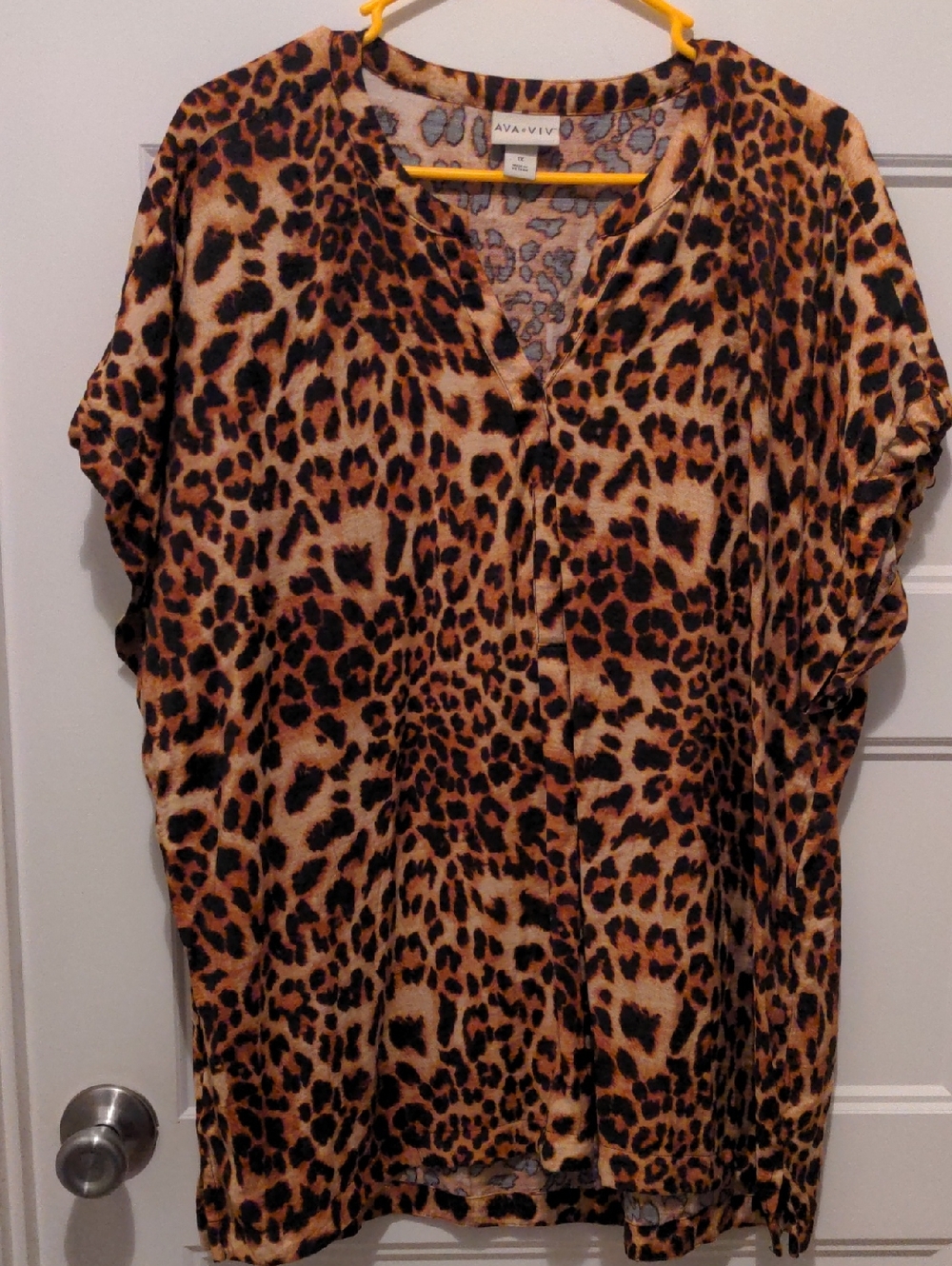 Ava & Viv Cheetah Leopard Print Short Sleeve V Neck Blouse Top Plus Size 1X